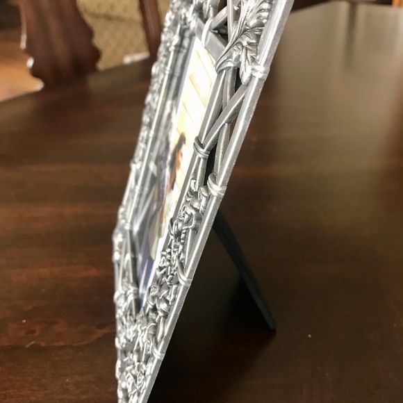 Pewter Lattice Floral Photo Frame 3 1/2” x 5” - Picture 7 of 9